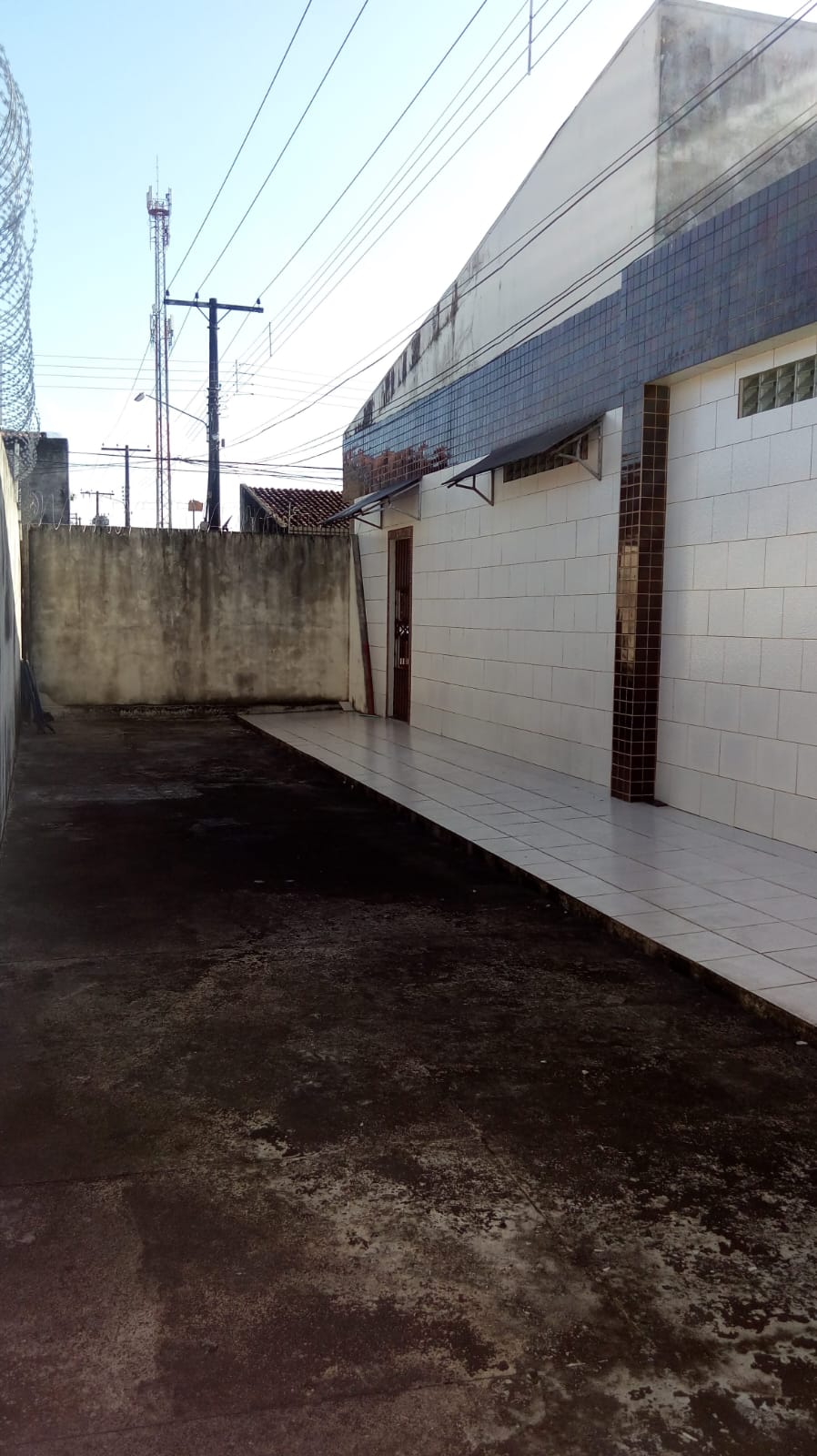 Lateral do imóvel